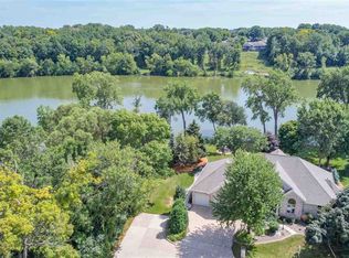 1909 Vandenberg Ln, Kaukauna, WI 54130
