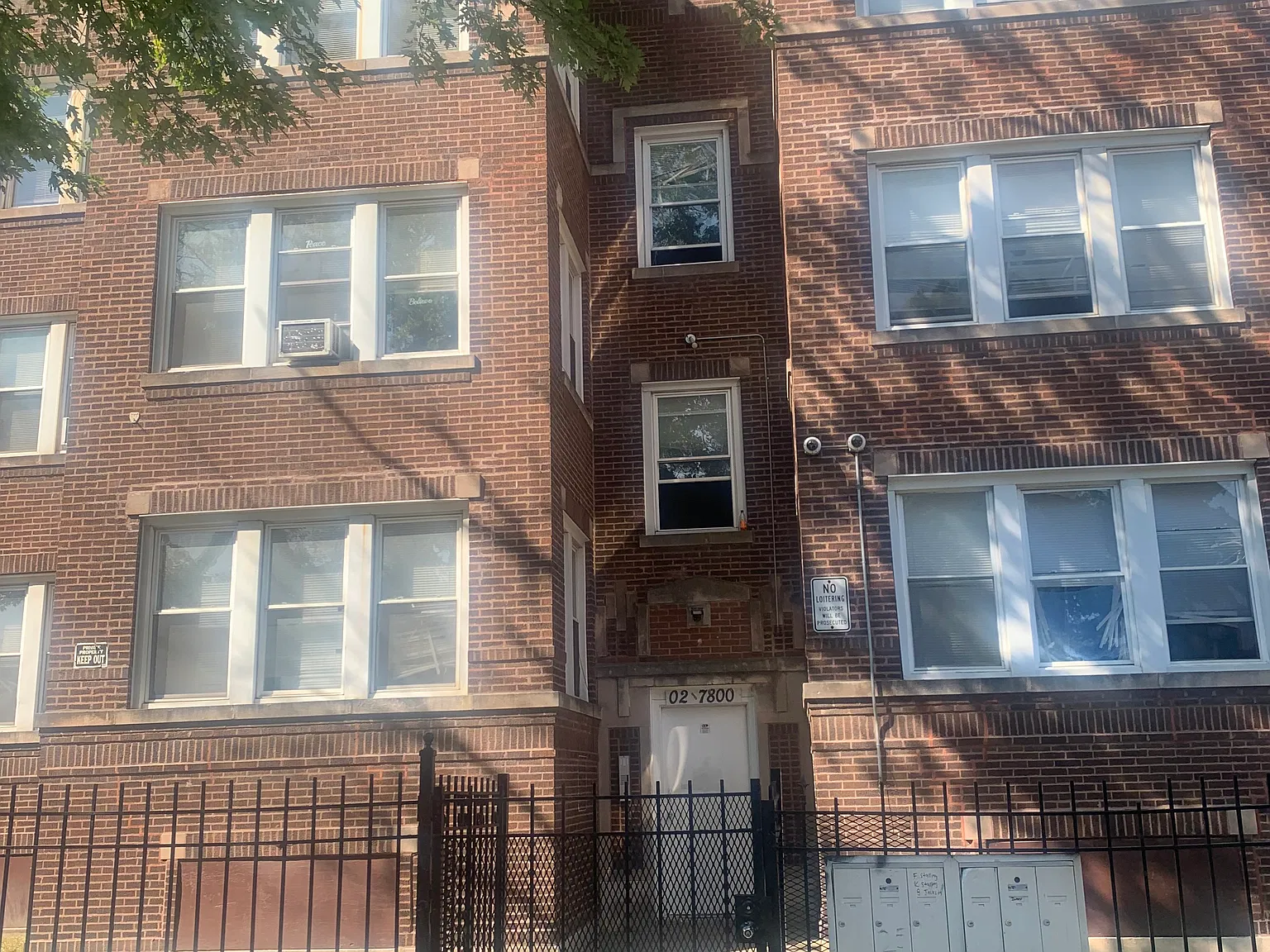 3 bed, $1,375 — Photo 1