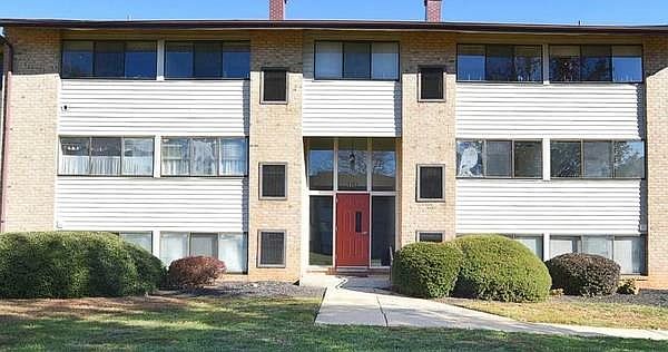 1st image of 110 Royal Oak Dr #2