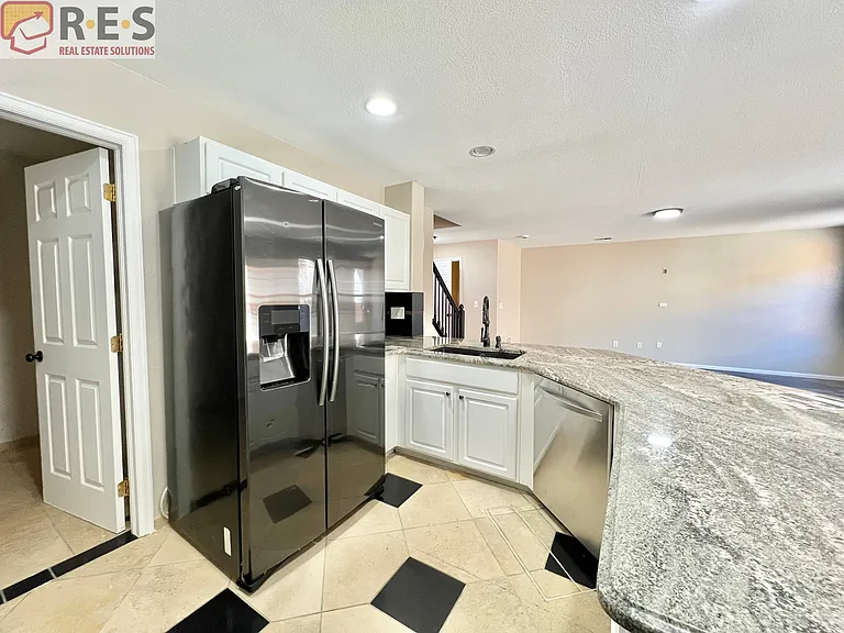 7775 Grant St — Photo 3