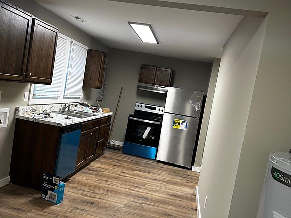 4th image of 117 Maple St