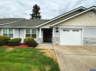 17 S Place Way, Lebanon, OR 97355