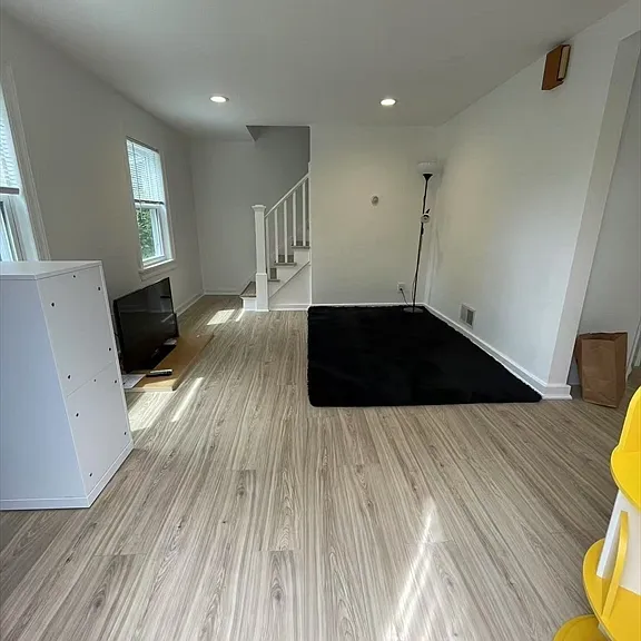 91 Sunnyside Ave #1 — Photo 3