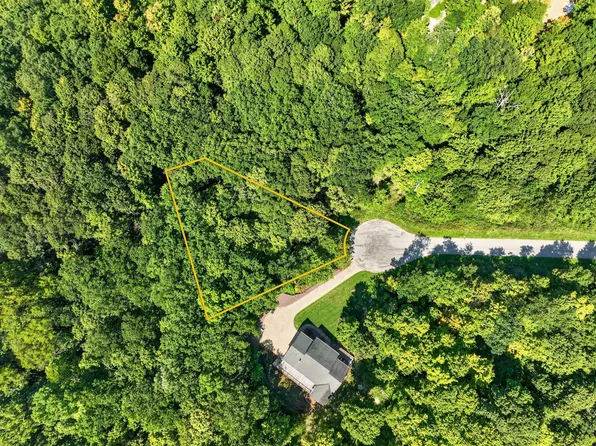 50 Falling Rock Dr, Aurora, IN 47001