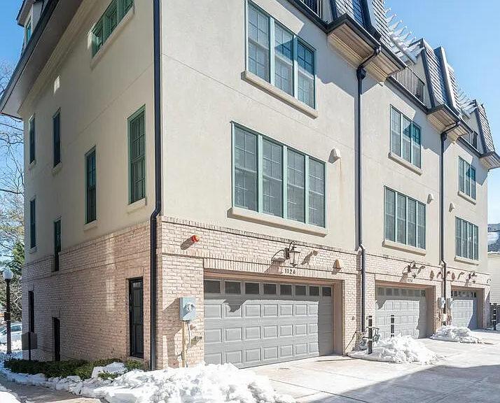 1126 N Stuart St — Photo 22