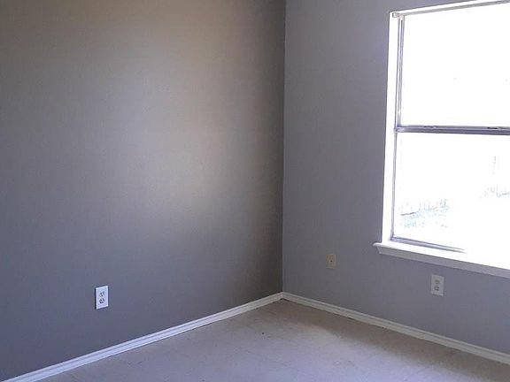 4th image of 2809 Mangrove Palm Dr