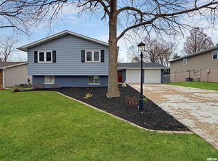 3207 W Chadwick Ln, Peoria, IL