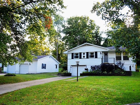 3rd image of 106 Brookview Dr