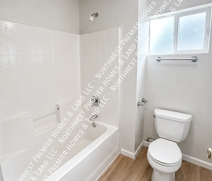 2690 Erlands Point Rd NW — Photo 9