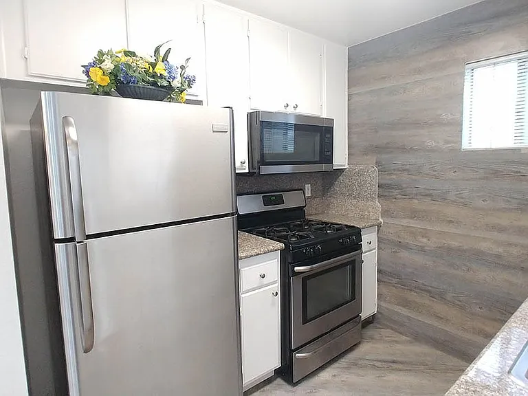 Village Beesan Condos — Photo 17