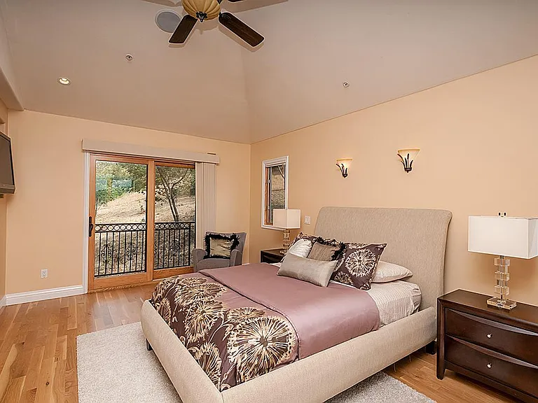 2 San Diego Ct — Photo 7