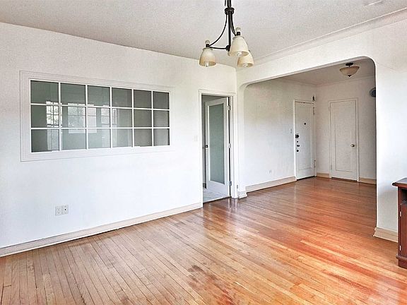 4th image of 77-35 113th St APT 3G