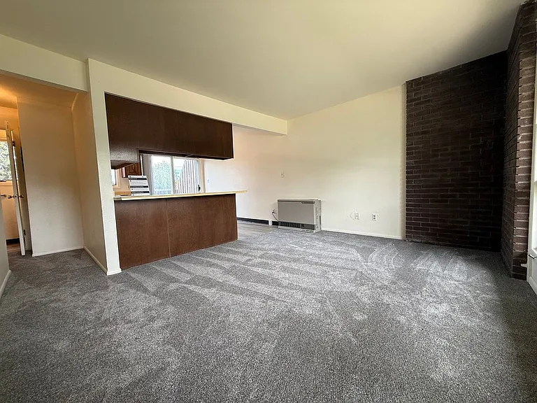 919 1st Ave SW — Photo 5