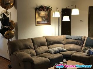 1212 Trailwood S, Hopkins, MN 55343