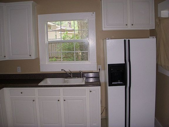 4th image of 2049 Hillsborough St