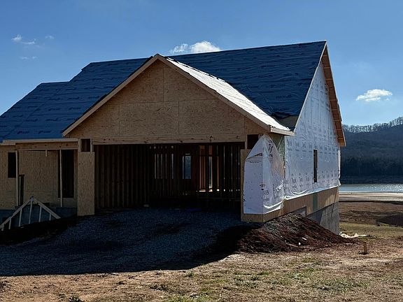 3rd image of 473 Masters Ln