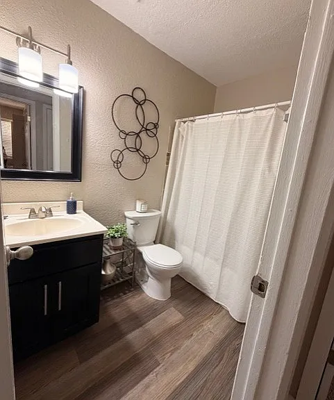 San Montego Apartments — Photo 13