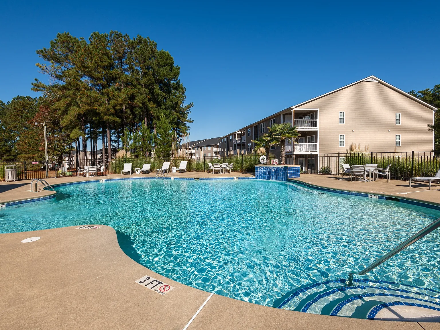 Waterford Apartments — Photo 2