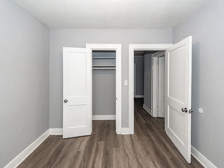 2620 Woodlawn Ave — Photo 24
