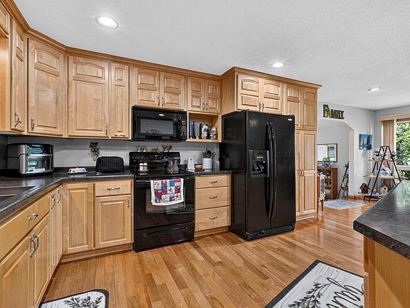 5th image of 1112 Pine Tree Blvd