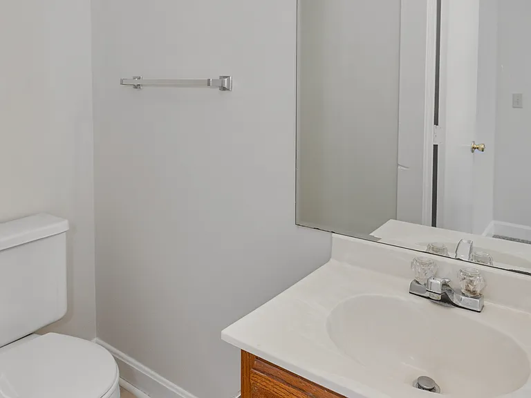 922 S 6th St #5 — Photo 12