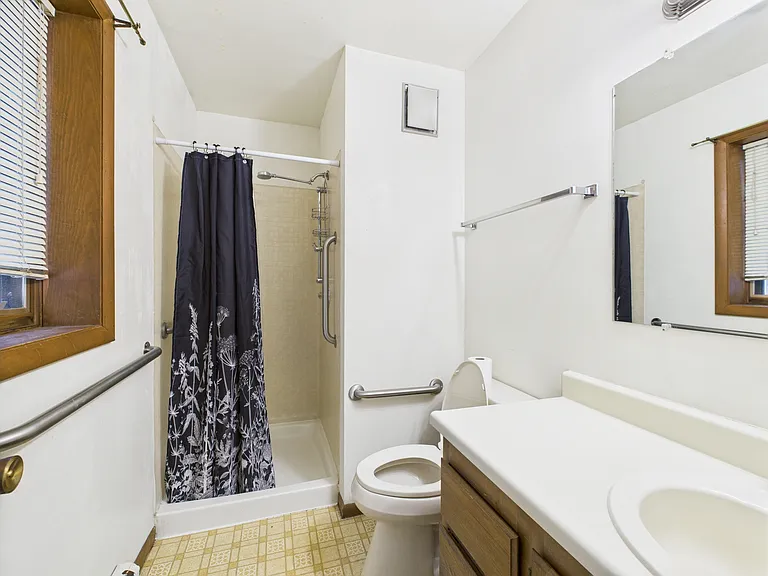 109 Cary Ave — Photo 18