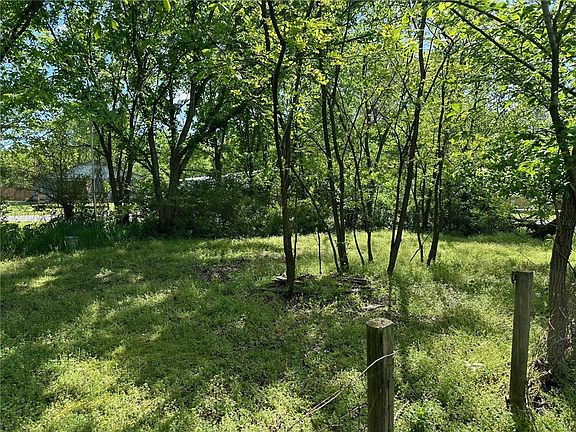 5th image of 16189 Paw Paw Ln #827