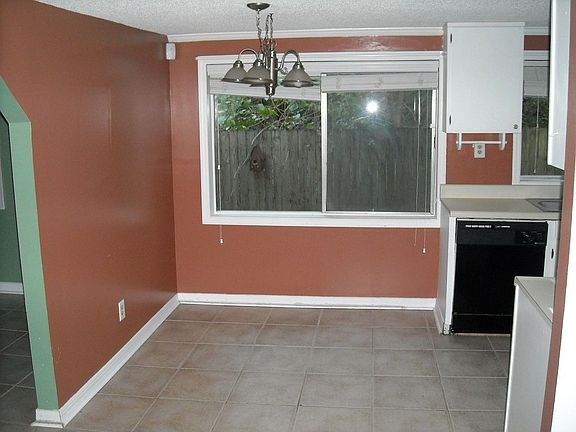 5th image of 2305 Shaw Ave