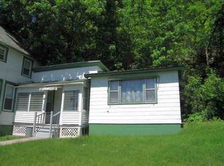 22 Mountain St, Whitehall, NY 12887