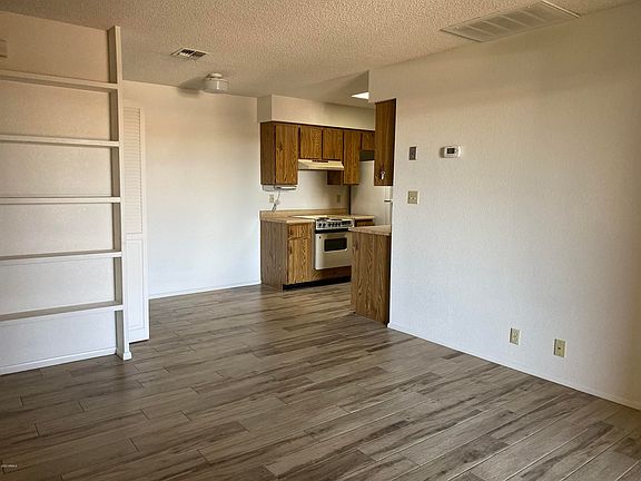 5th image of 9021 W Elm St Unit 3