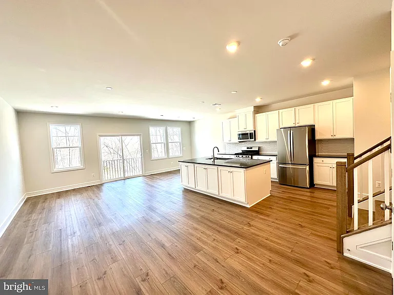 131 Leather Flower Dr — Photo 5