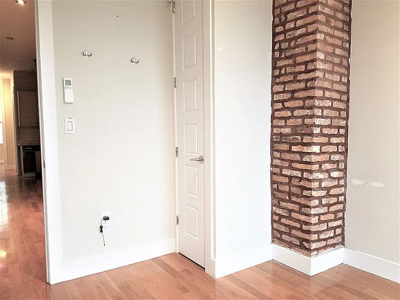 3rd image of 200 28th St APT 2R