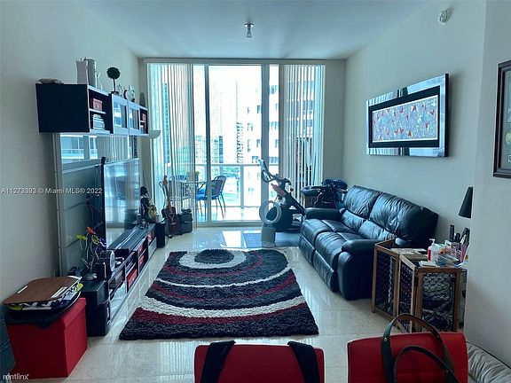 4th image of 218 SE 14th St APT 2304