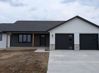 1647 7th Ave SE, Sioux Center, IA 51250