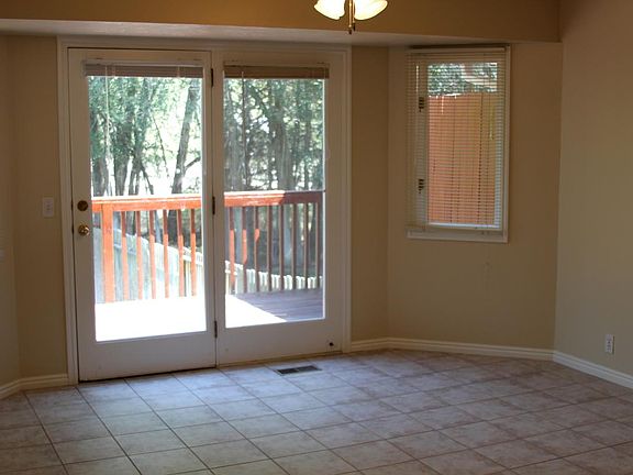 Dining Kitchen Area