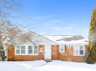 577 Washington Park, Waukegan, IL 60085
