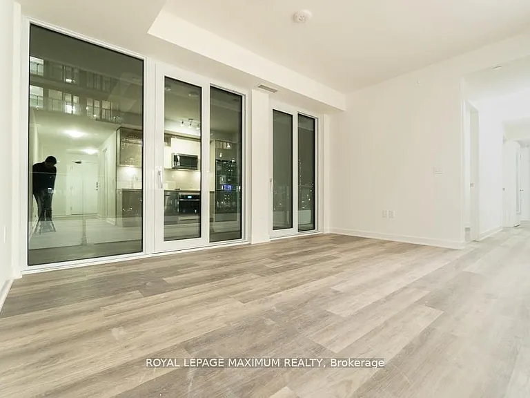 70 Princess St #2015-E — Photo 10