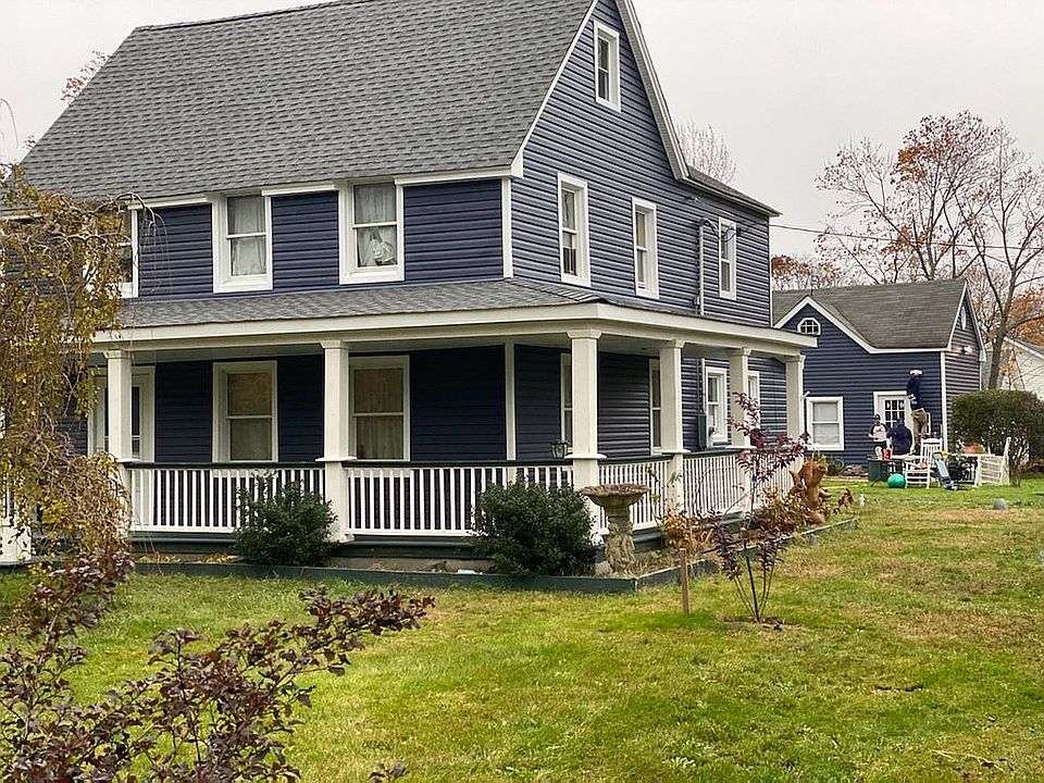 2nd image of 1173 Smithtown Ave