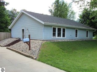 305 Linwood Ave, Alma, MI 48801