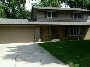 827 Minnie Maddern St, Albert Lea, MN 56007