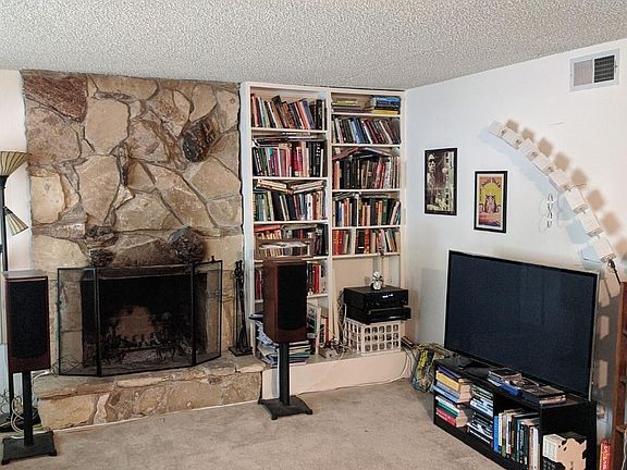 5th image of 2713 Bidwell St APT 1