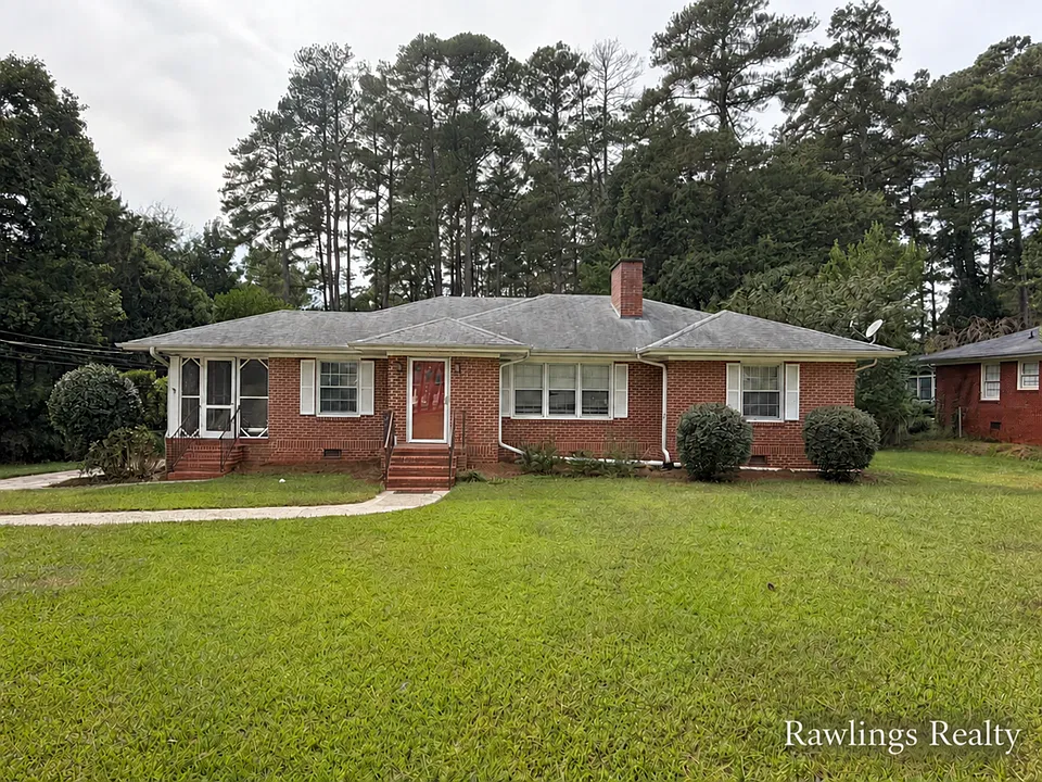 1119 Maple Dr