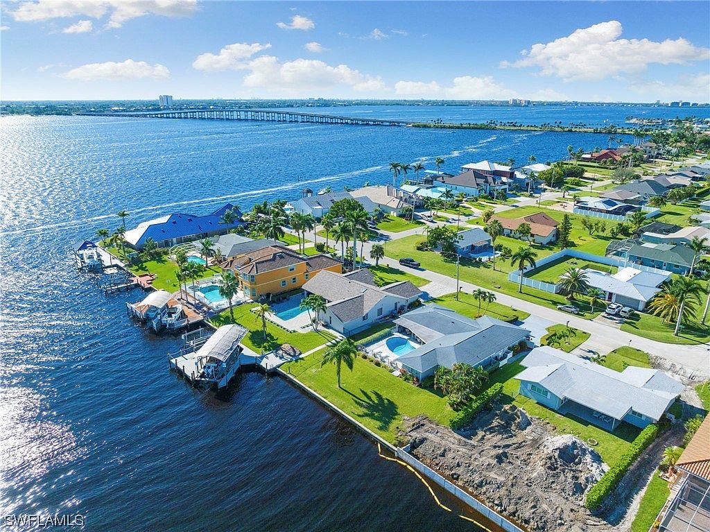 2013 SE 44th St, Cape Coral, FL 33904 MLS 223077664 Zillow