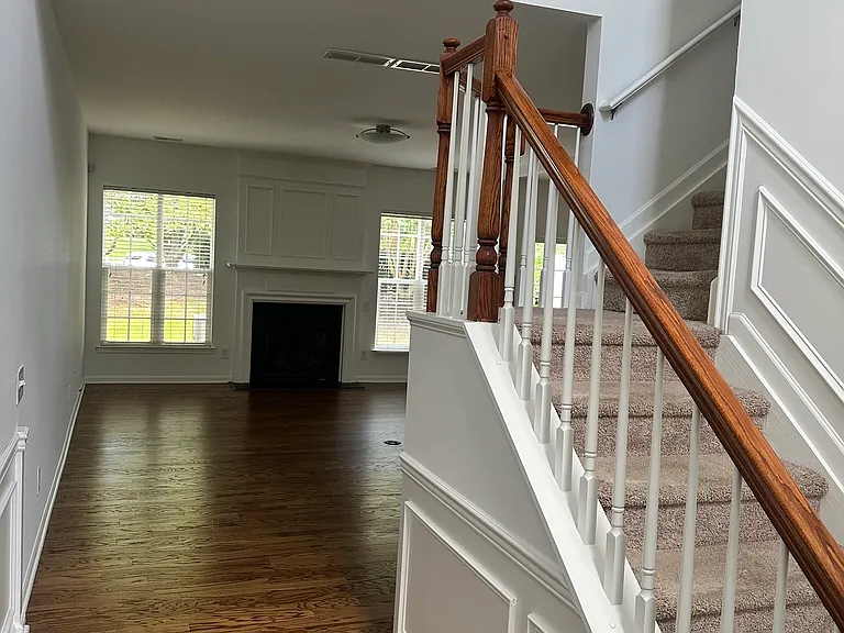 9002 Bishop Crest Ln — Photo 2