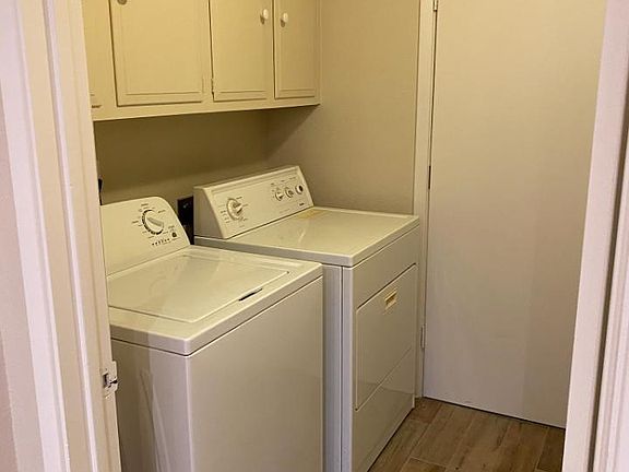 4th image of 2633 E North Ln