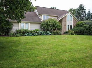 3 Cabernet Cir, Fairport, NY 14450