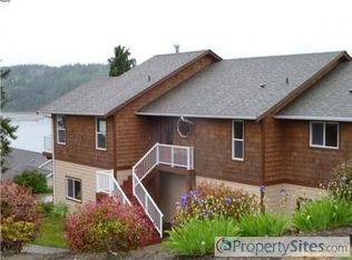 351 Hill Park Ct, Camano Island, WA 98282