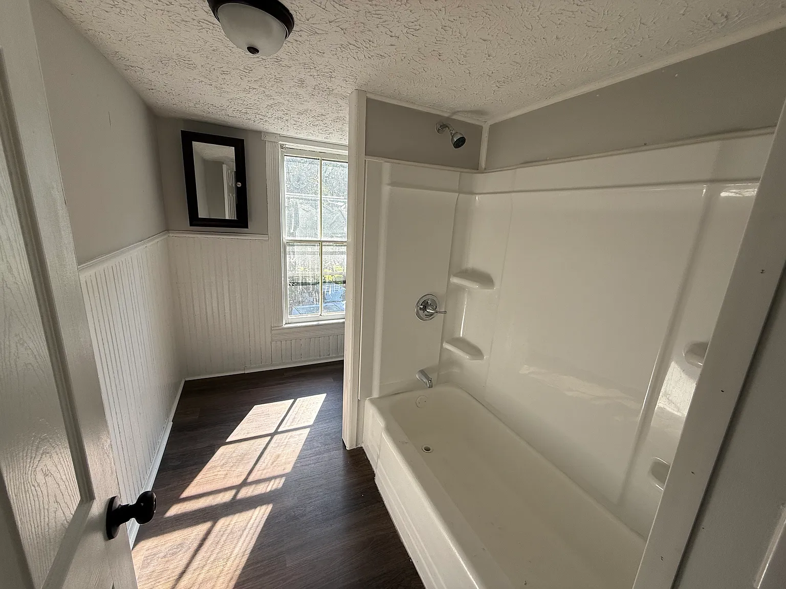 1112 Lake St — Photo 3
