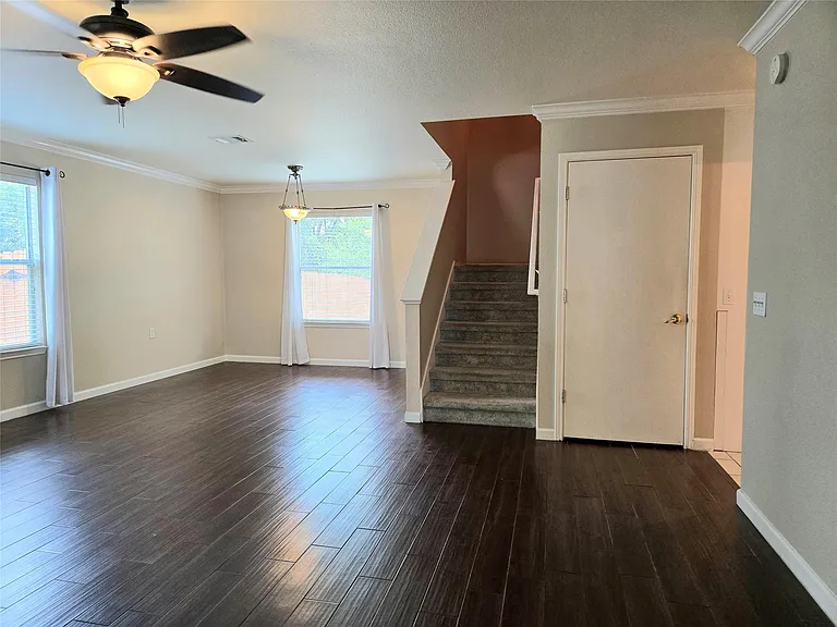 809 Sheraton Ave — Photo 4