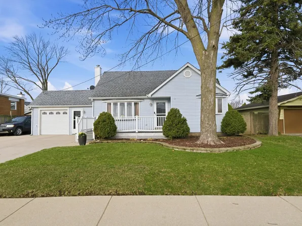 8210 Linder Ave, Burbank, IL 60459